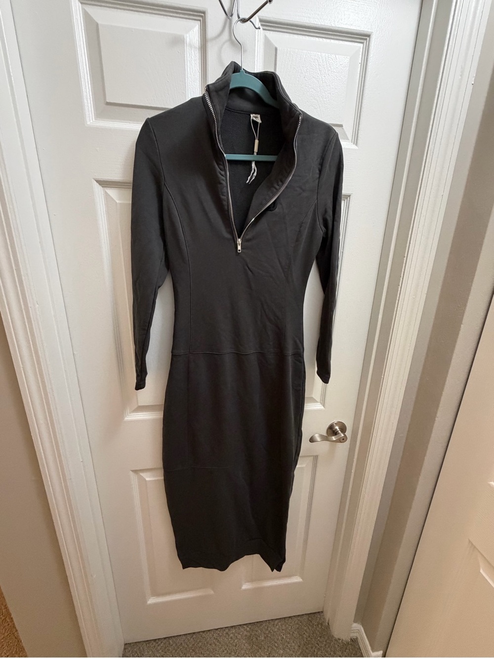 Modesees Black charcoal Quarter-Zip Long Sleeve Mock Neck Midi Dress Small